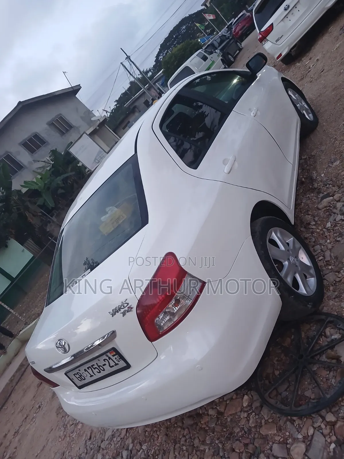 Toyota Yaris Base Hatchback 5dr 2010 White