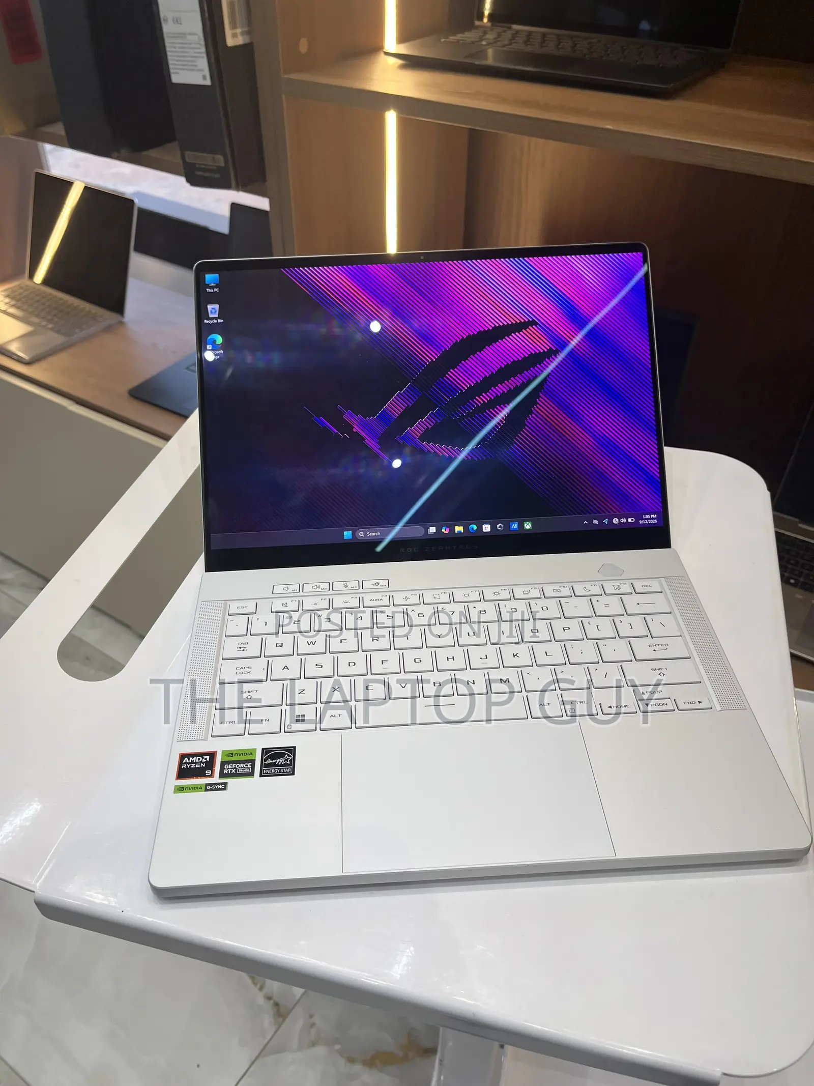 Laptop Asus ROG Zephyrus G14 16GB AMD Ryzen 9 SSD 1T
