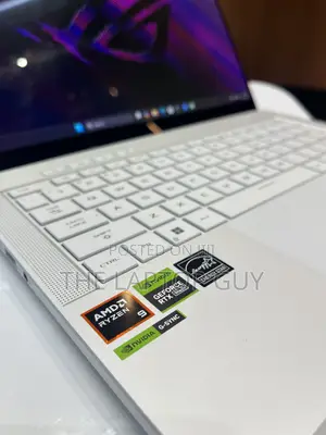 Laptop Asus ROG Zephyrus G14 16GB AMD Ryzen 9 SSD 1T