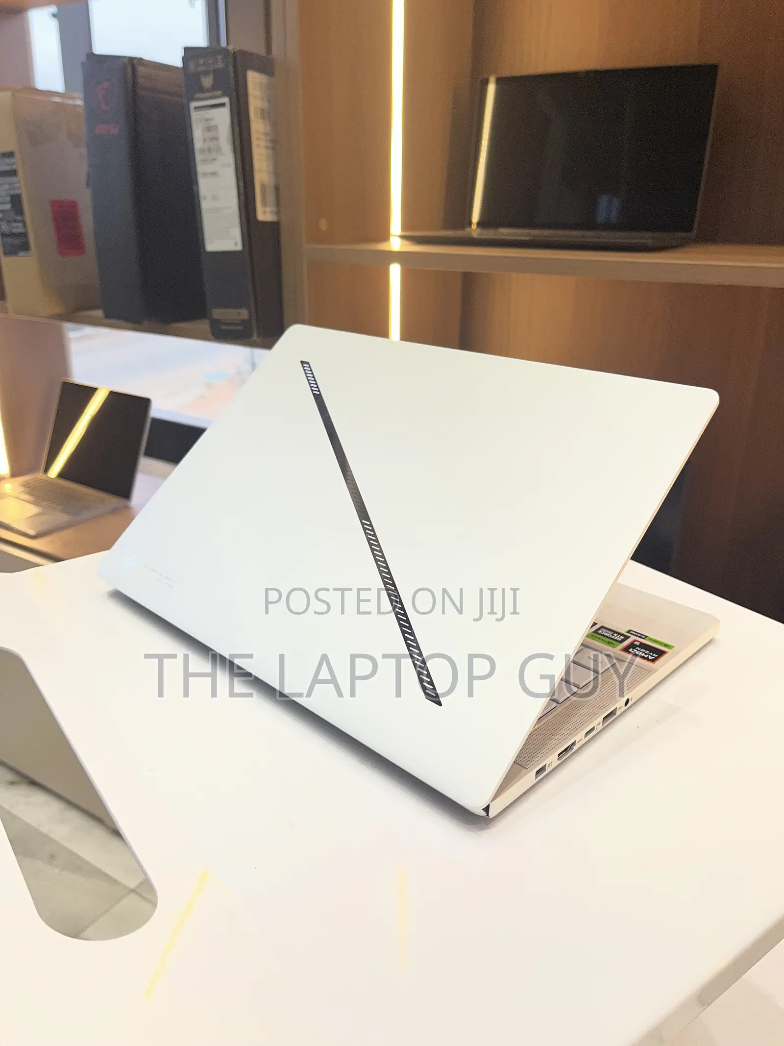 Laptop Asus ROG Zephyrus G14 16GB AMD Ryzen 9 SSD 1T