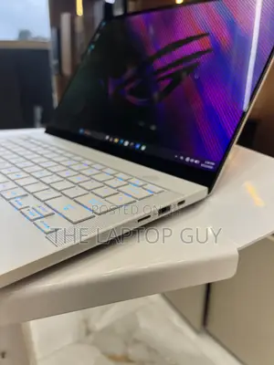 Laptop Asus ROG Zephyrus G14 16GB AMD Ryzen 9 SSD 1T