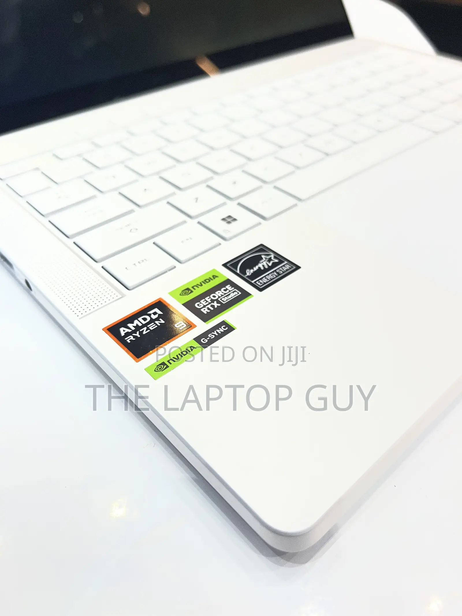 Laptop Asus ROG Zephyrus G14 16GB AMD Ryzen 9 SSD 1T