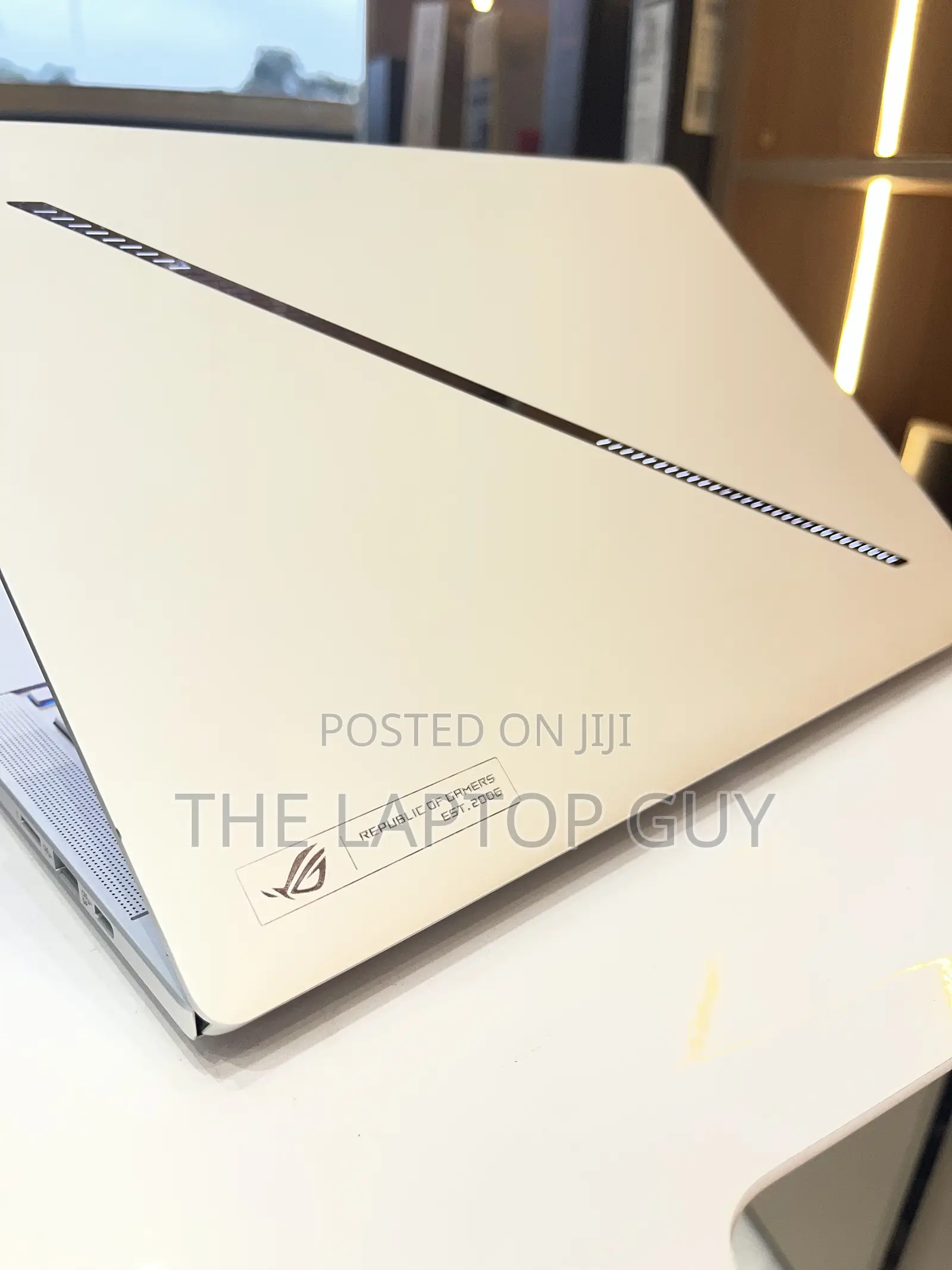 Laptop Asus ROG Zephyrus G14 16GB AMD Ryzen 9 SSD 1T