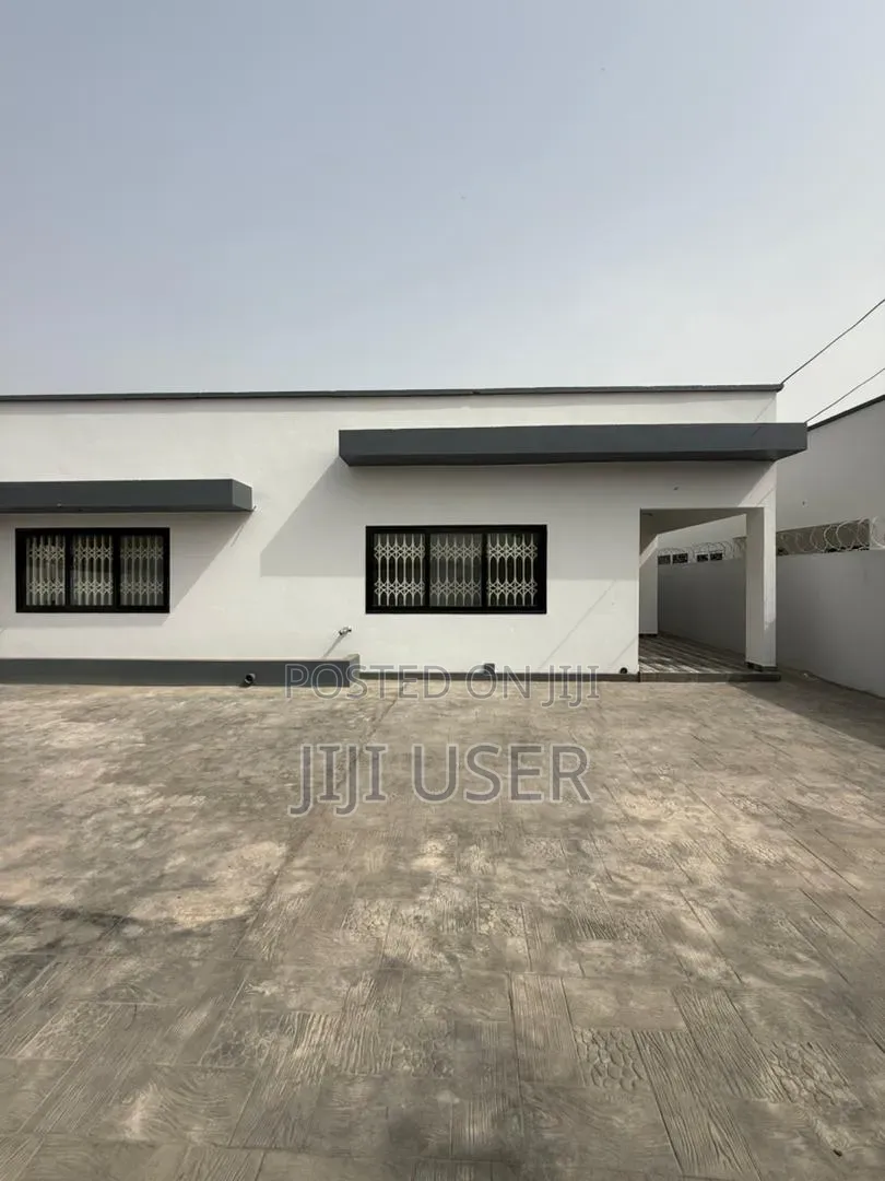 3bdrm House in Hfc Estate, Baatsona Total for sale