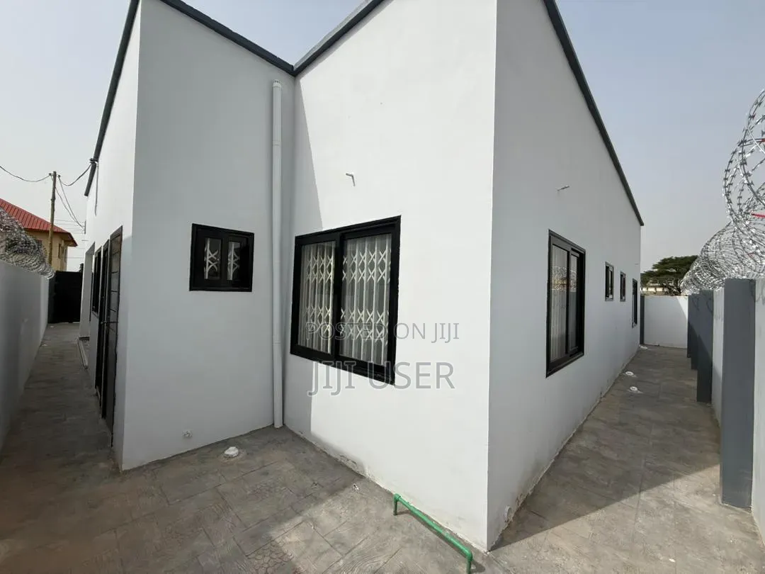 3bdrm House in Hfc Estate, Baatsona Total for sale