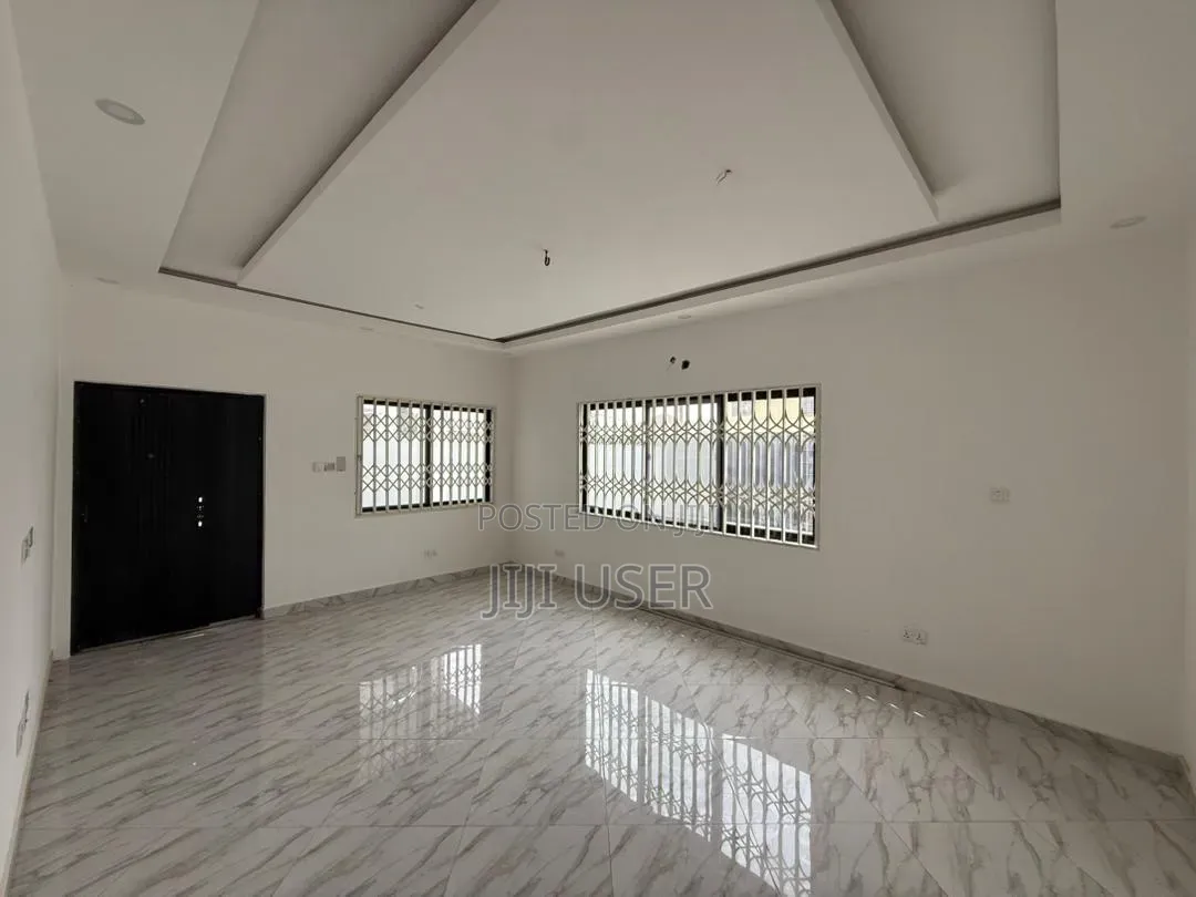 3bdrm House in Hfc Estate, Baatsona Total for sale