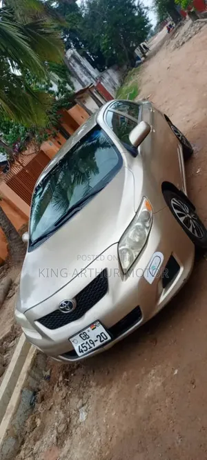 Toyota Corolla LE 4dr Sedan (1.8L 4cyl 4A) 2010 Gold