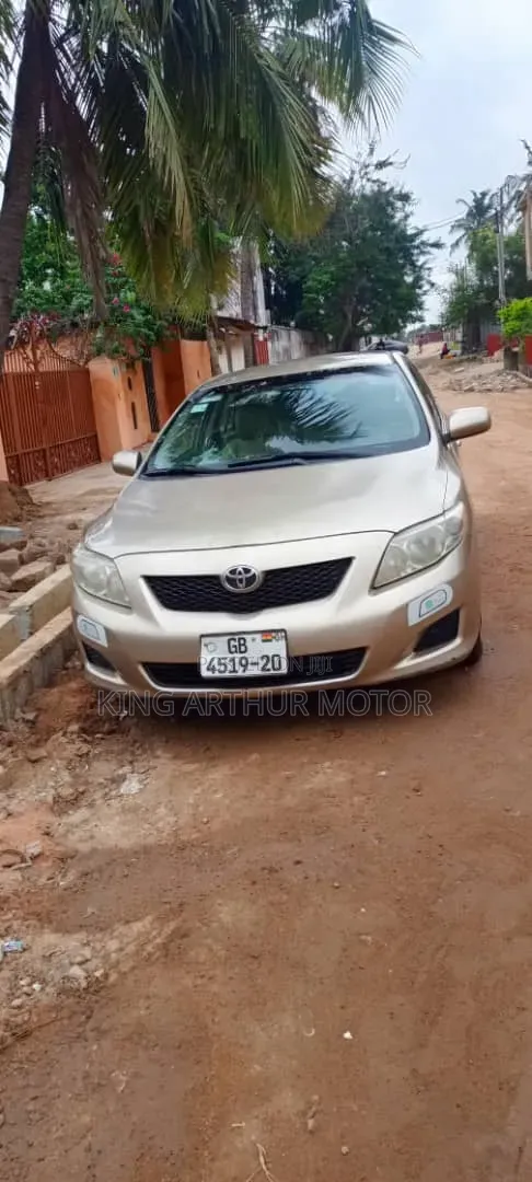 Toyota Corolla LE 4dr Sedan (1.8L 4cyl 4A) 2010 Gold
