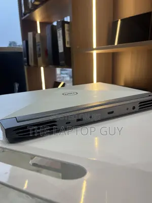 Laptop Dell G15 5510 16GB AMD Ryzen 5 SSD 512GB