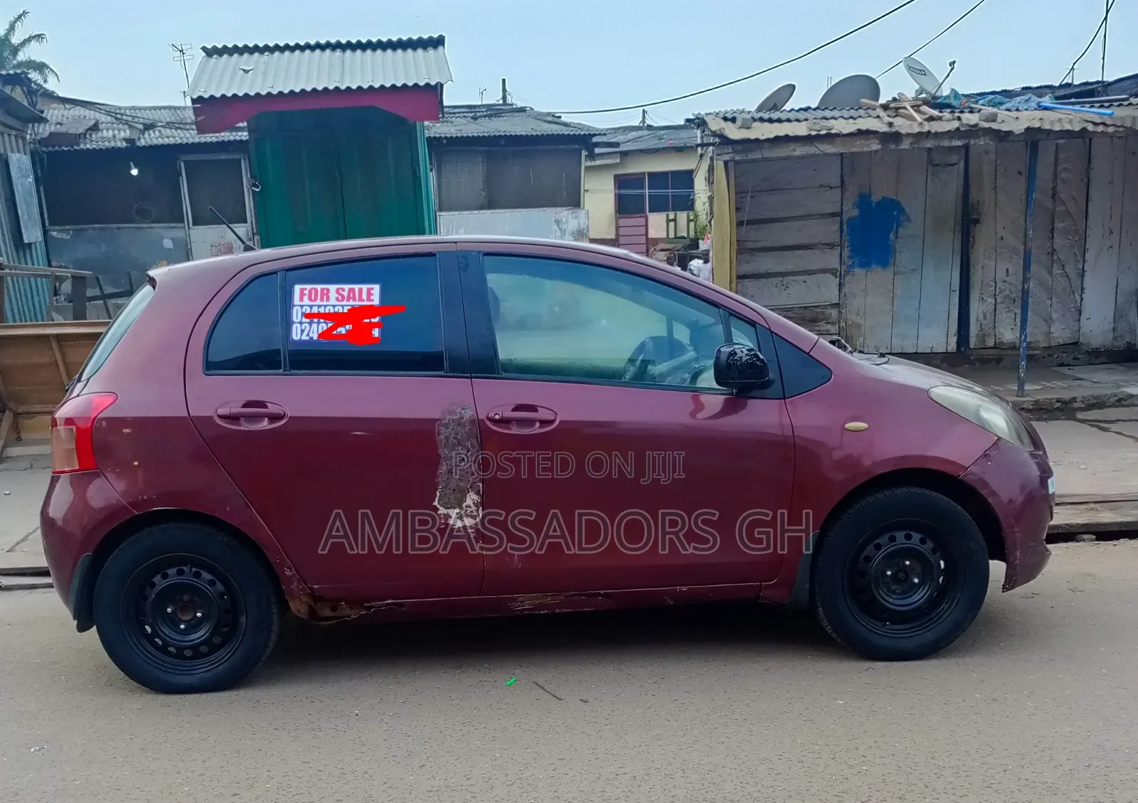 Toyota Yaris L Hatchback 3dr 2012 Burgundy