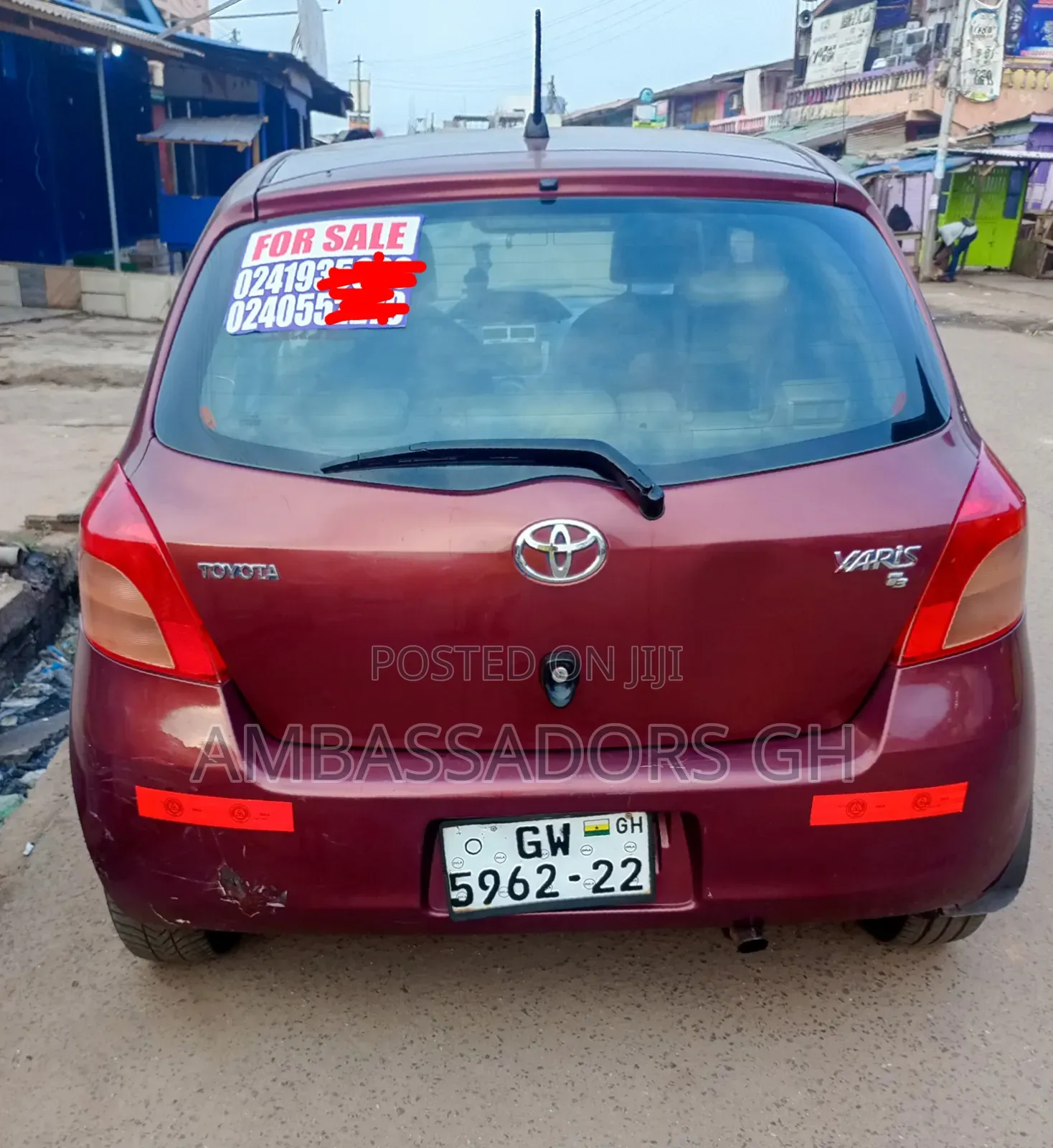 Toyota Yaris L Hatchback 3dr 2012 Burgundy