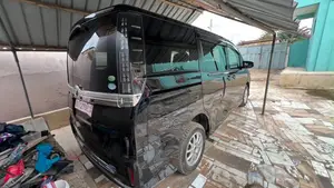 Toyota Voxy V 2WD 7-Seater 2014 Blue