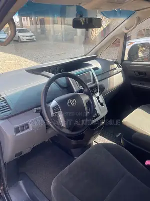 Toyota Voxy 2013 Blue