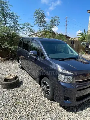 Toyota Voxy 2013 Blue
