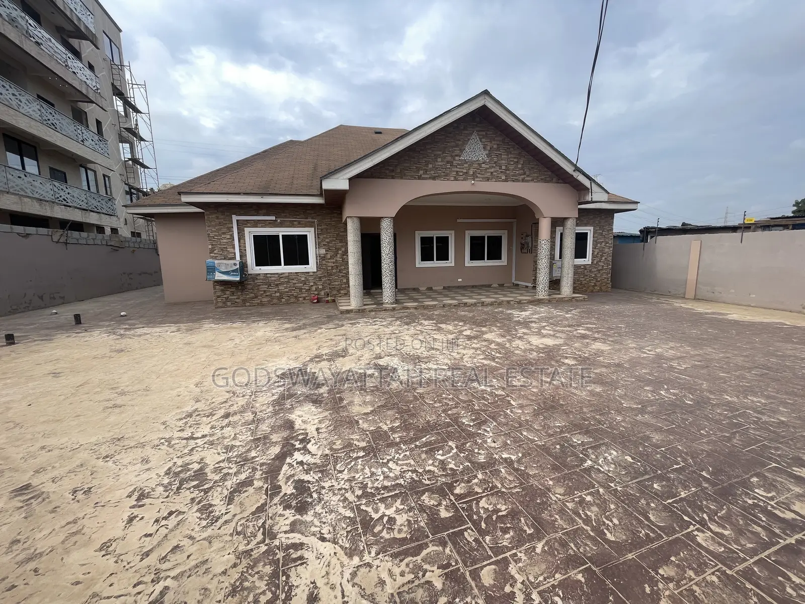 5bdrm House in East Legon, Adjiriganor for rent