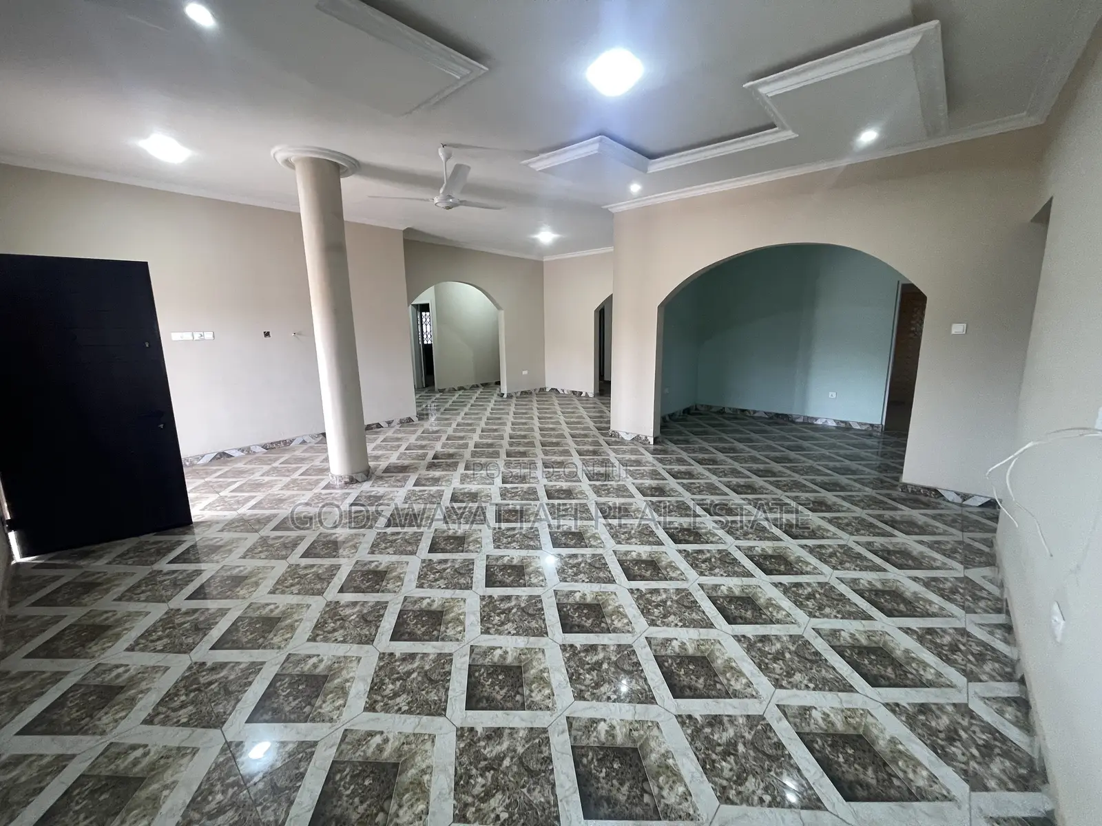 5bdrm House in East Legon, Adjiriganor for rent