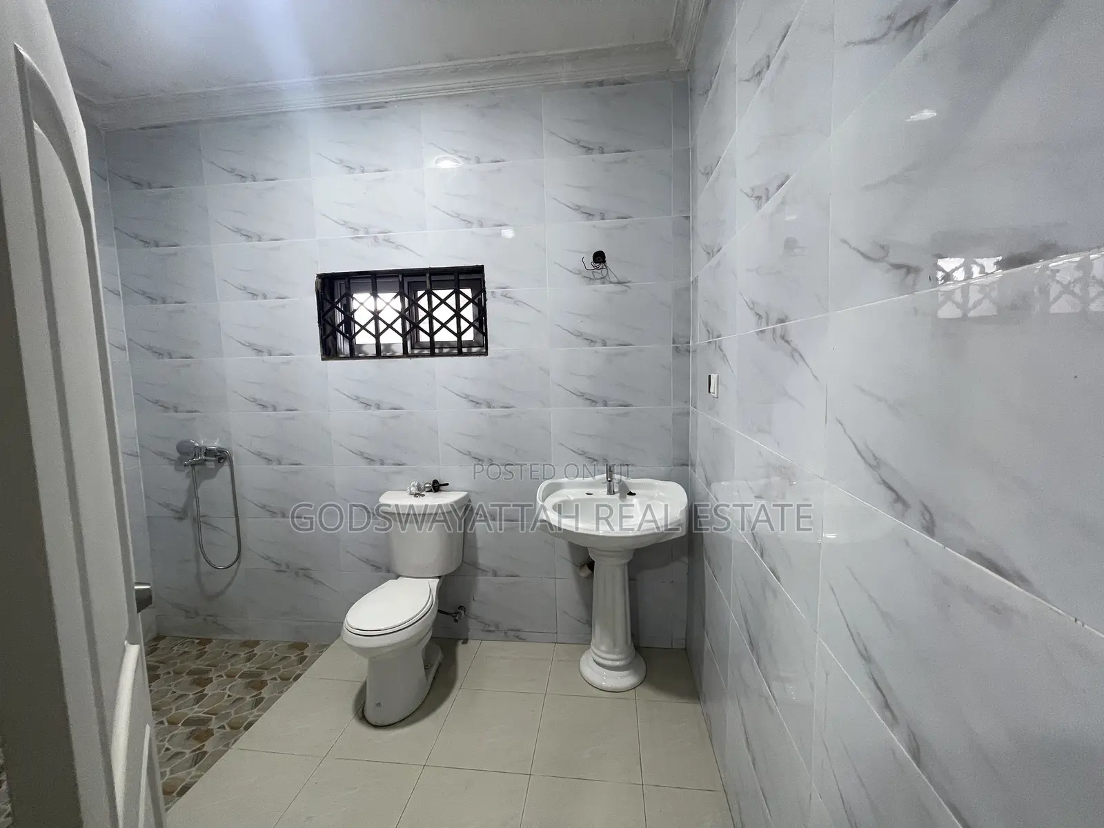 5bdrm House in East Legon, Adjiriganor for rent
