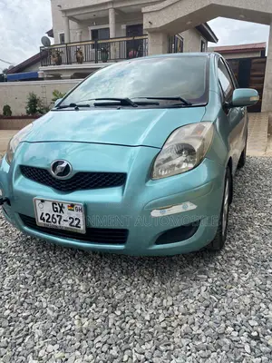 Toyota Vitz 2013 Gray