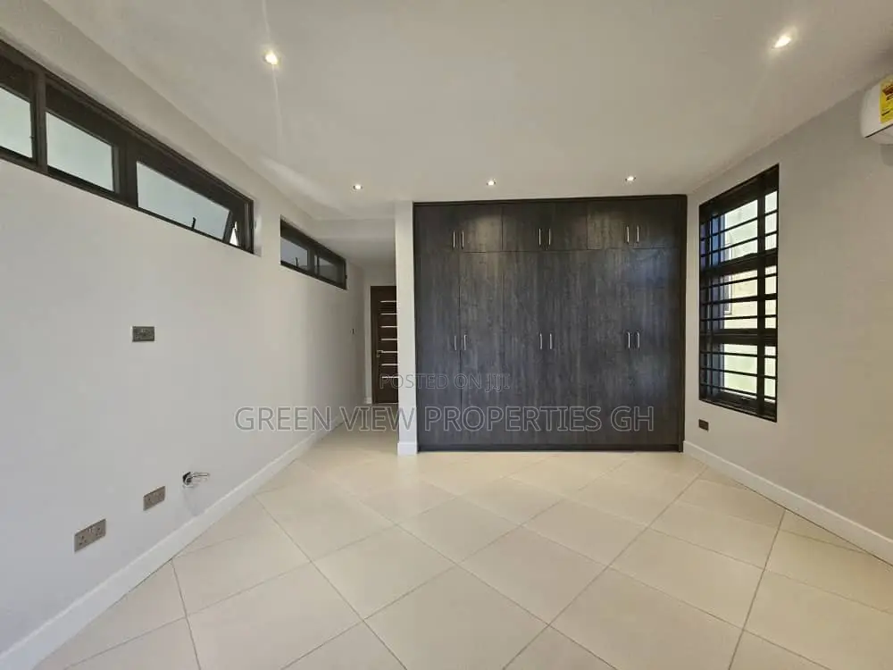 Furnished 4bdrm Duplex in Tseaddo for sale
