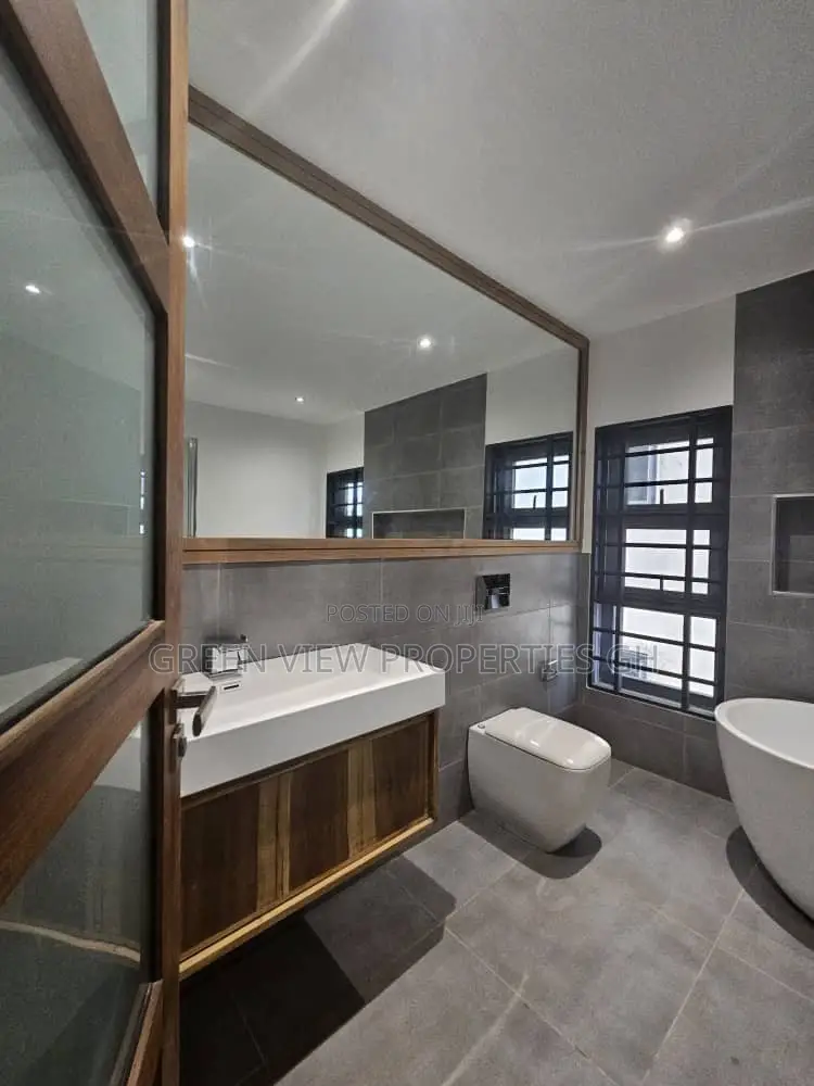 Furnished 4bdrm Duplex in Tseaddo for sale