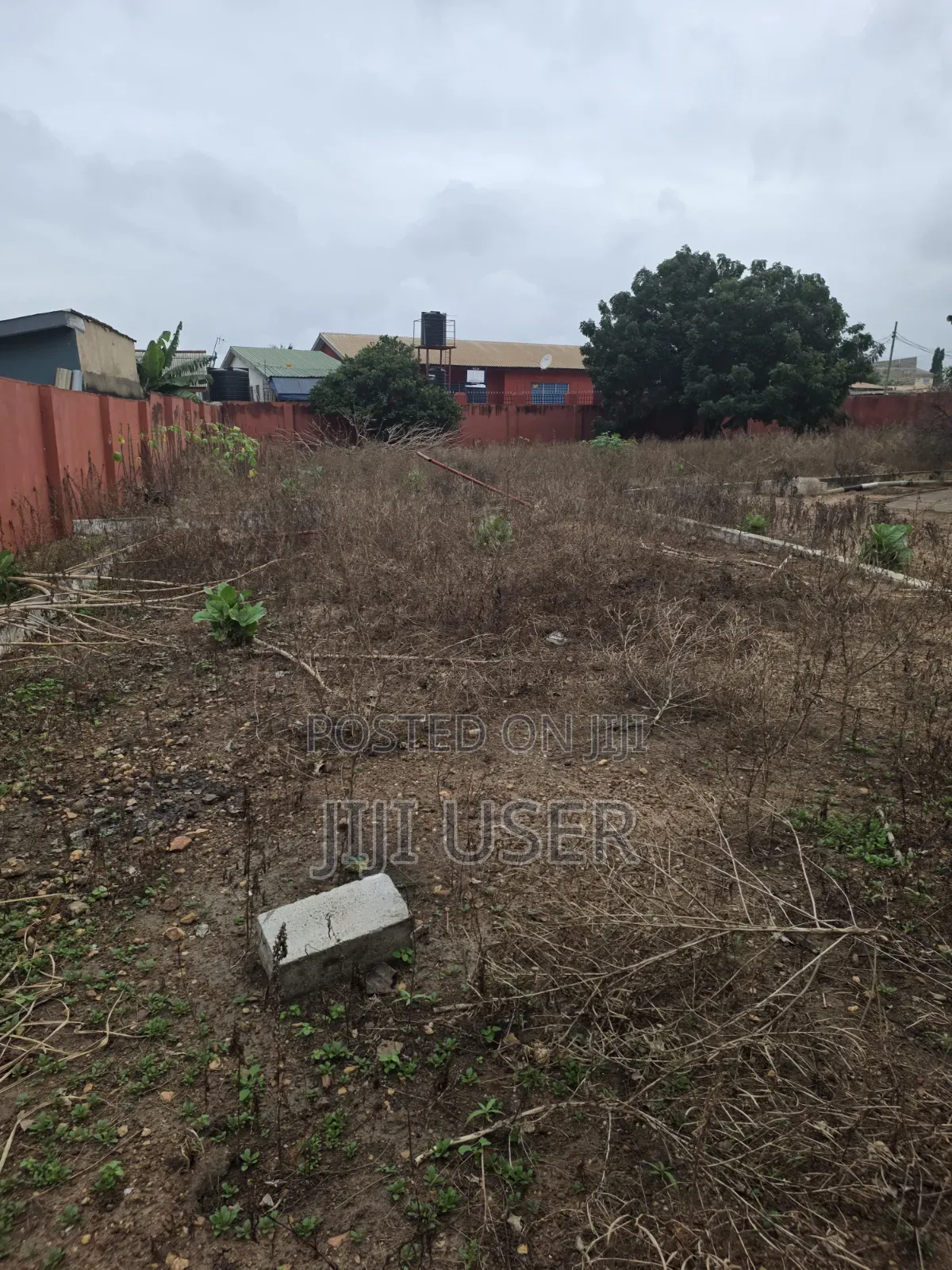 5bdrm House in Ahotor Fm, Lashibi for sale