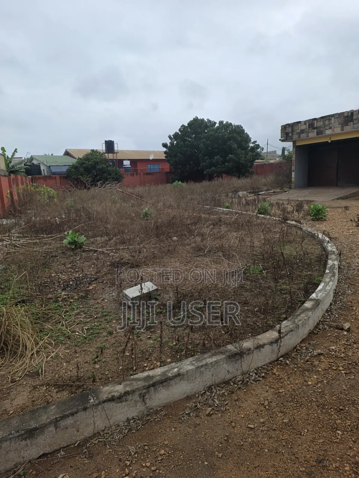 5bdrm House in Ahotor Fm, Lashibi for sale
