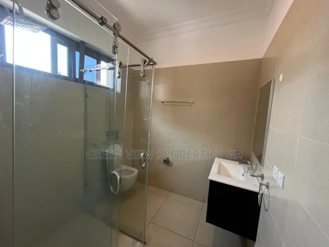 3bdrm Duplex in East Legon for rent