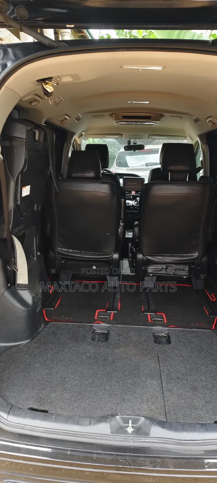 Toyota Voxy V 2WD 7-Seater 2014 Black