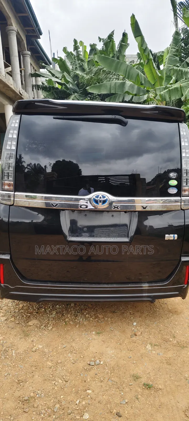 Toyota Voxy V 2WD 7-Seater 2014 Black