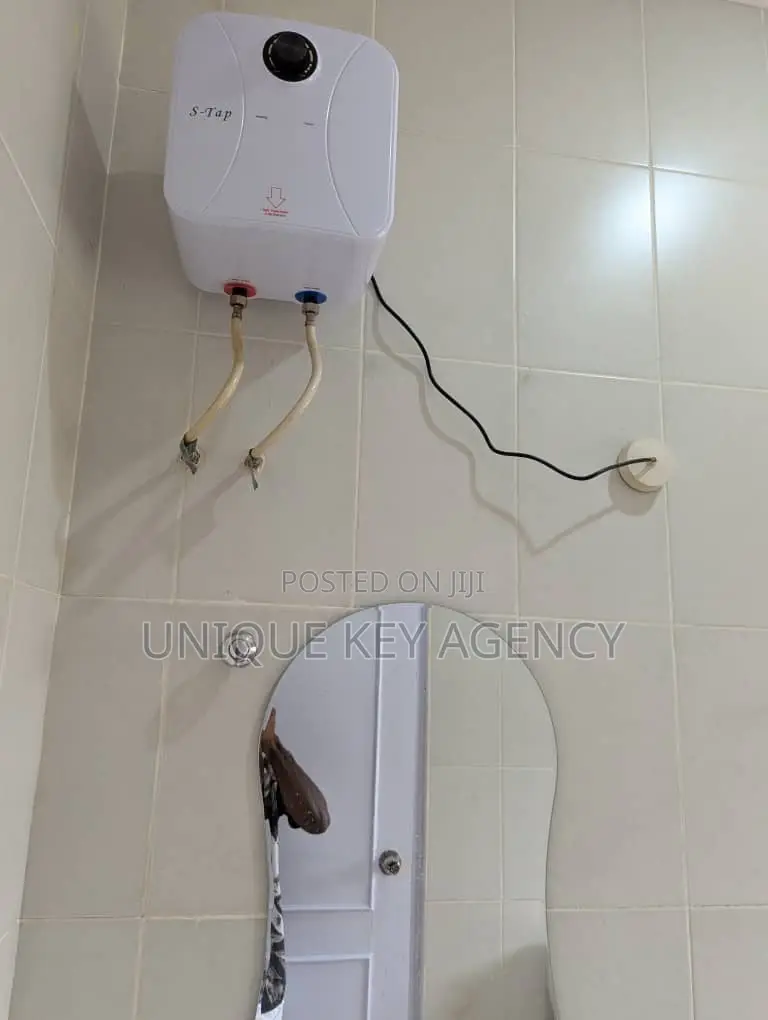 2bdrm Apartment in Unique Key Agency, Achimota for rent
