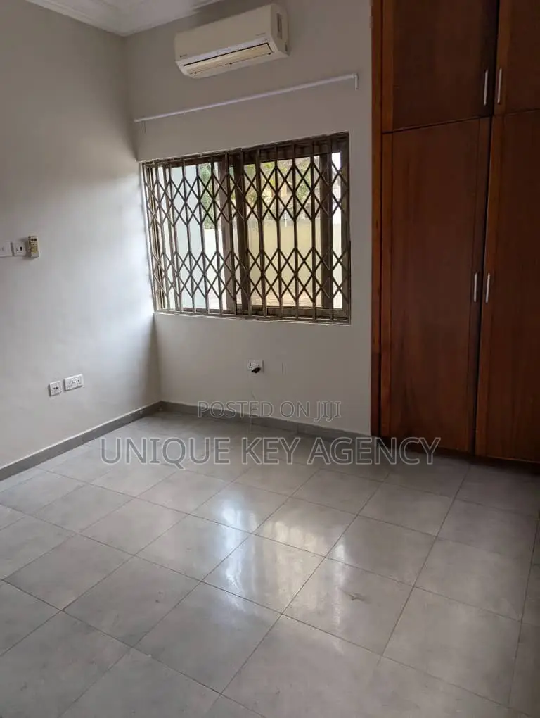 2bdrm Apartment in Unique Key Agency, Achimota for rent