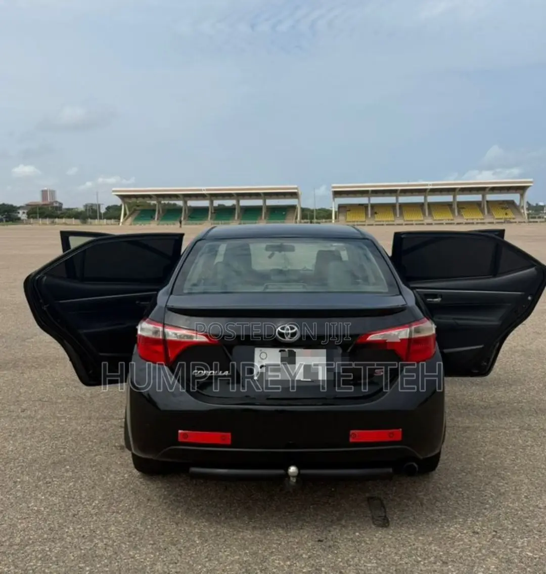 Toyota Corolla 2016 Black