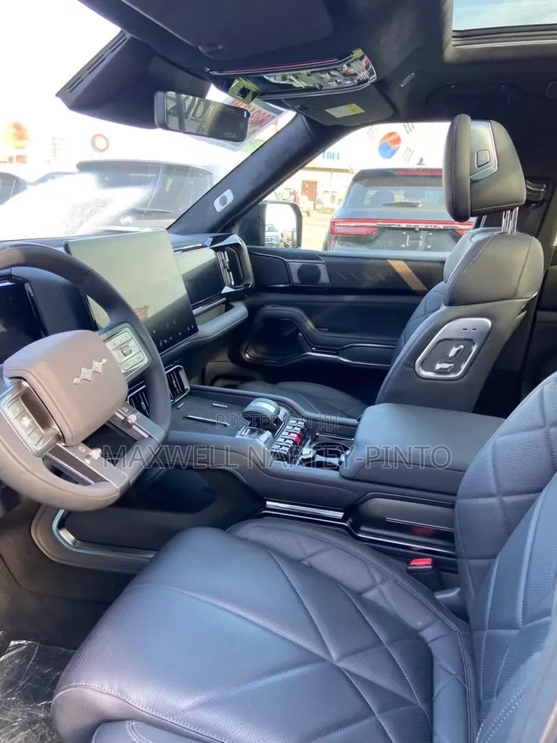 New BYD Leopard 8 2.0 Hybrid AWD 2025 Black