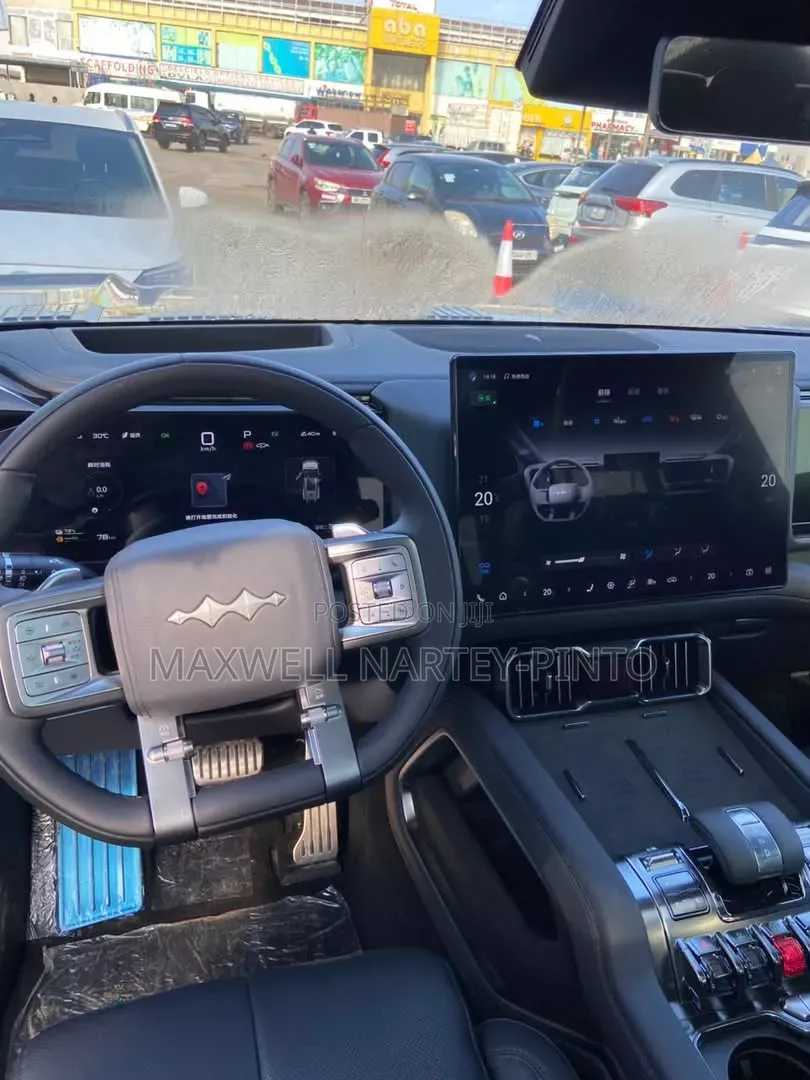 New BYD Leopard 8 2.0 Hybrid AWD 2025 Black