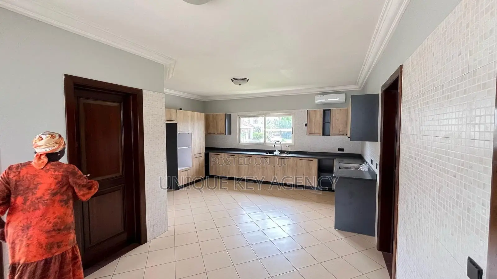 5bdrm House in Unique Key Agency, East Legon for rent