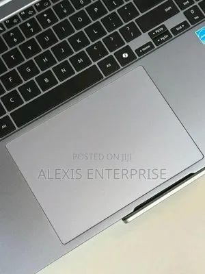 New Laptop Samsung Galaxy Book5 Pro 32GB Intel Core i7 SSD 1T