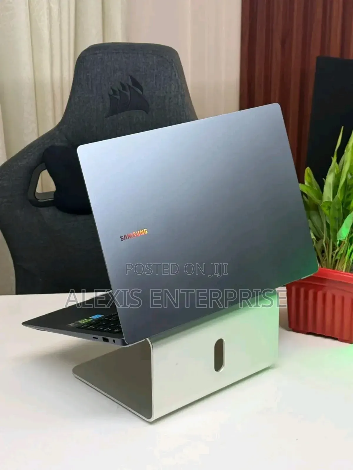 New Laptop Samsung Galaxy Book5 Pro 32GB Intel Core i7 SSD 1T