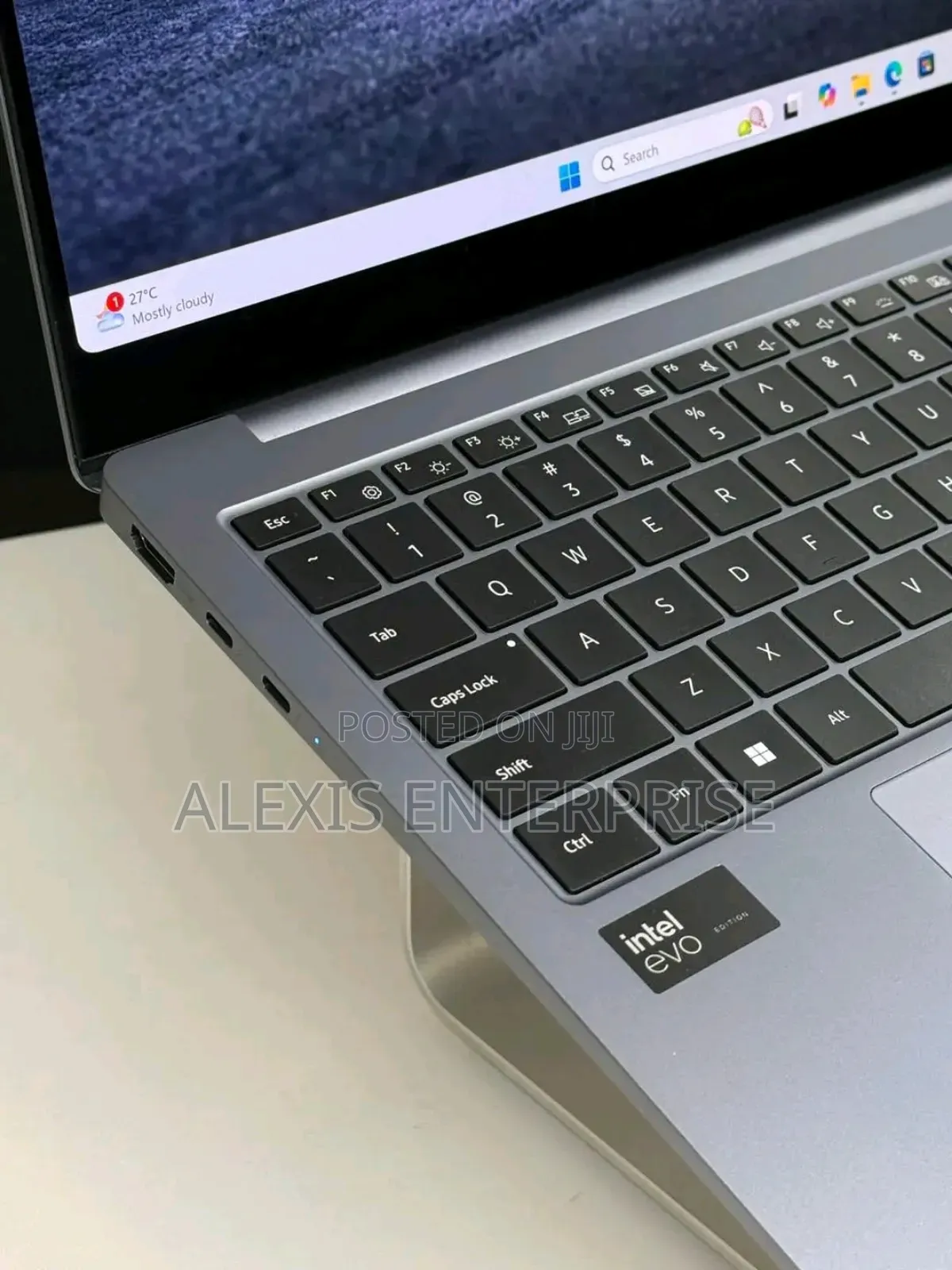 New Laptop Samsung Galaxy Book5 Pro 32GB Intel Core i7 SSD 1T