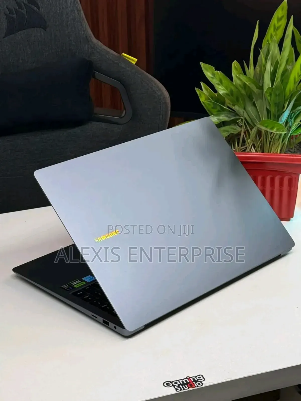 New Laptop Samsung Galaxy Book5 Pro 32GB Intel Core i7 SSD 1T