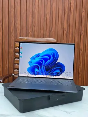 New Laptop Dell XPS 13 32GB Intel Core Ultra 7 SSD 512GB