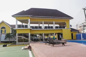 34 Rooms Hotel Sitting on a 1 Half Plot for Sale at Adjirganor