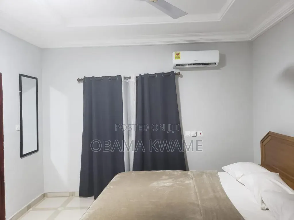 34 Rooms Hotel Sitting on a 1 Half Plot for Sale at Adjirganor