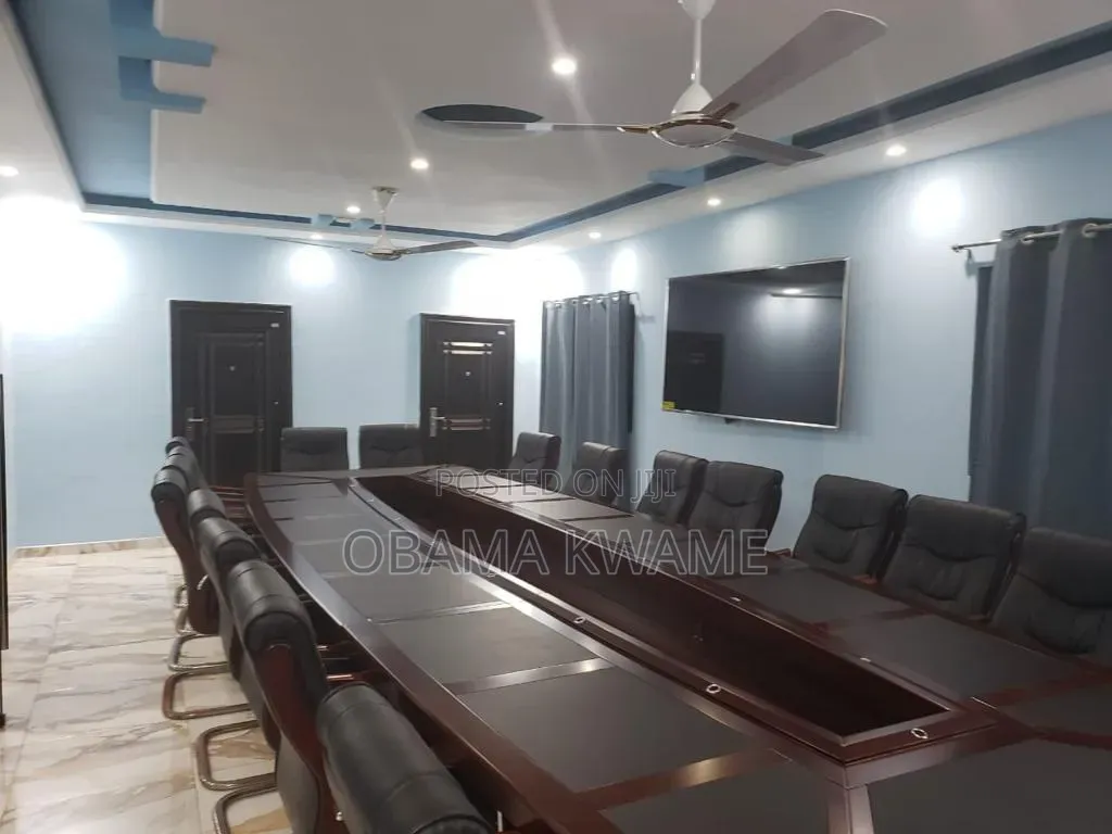 34 Rooms Hotel Sitting on a 1 Half Plot for Sale at Adjirganor