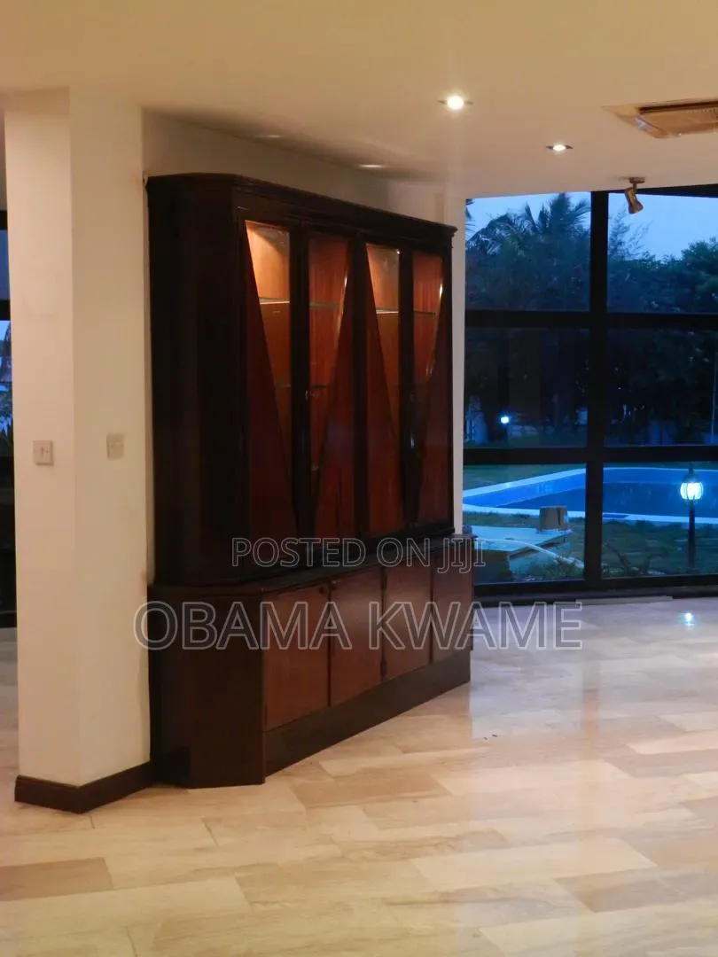 5bdrm Mansion in Laryea Homes, Airport Residential Area for sale