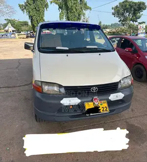 Toyota HiAce 2009 White