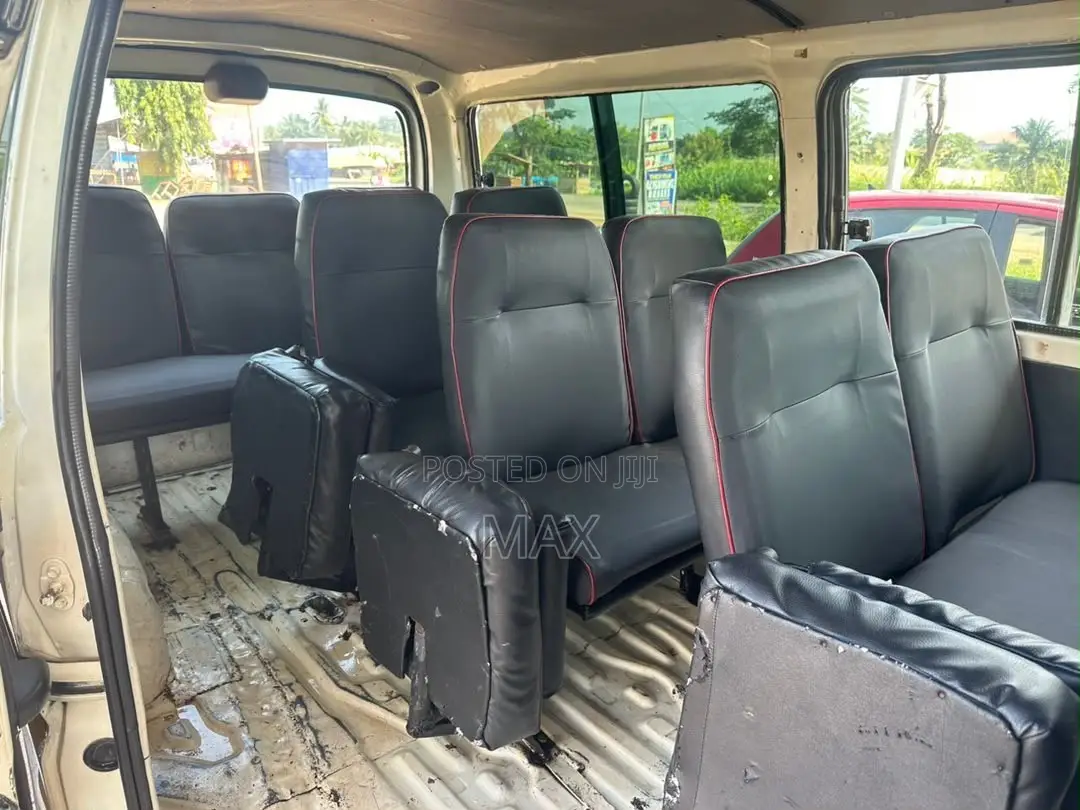 Toyota HiAce 2009 White