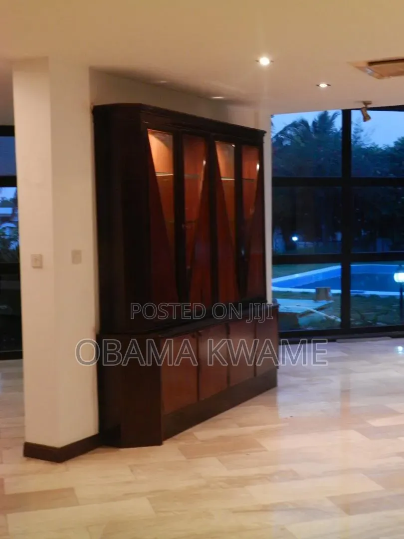 5bdrm Mansion in Laryea Homes, Airport Residential Area for sale