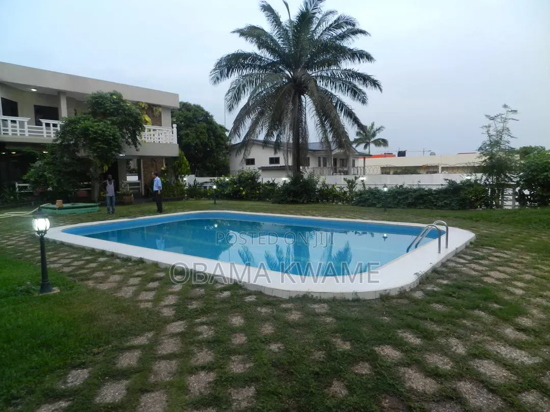 5bdrm Mansion in Laryea Homes, Airport Residential Area for sale