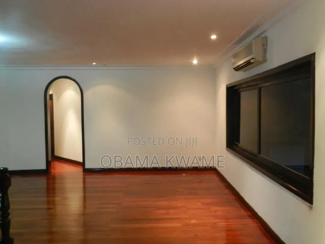 5bdrm Mansion in Laryea Homes, Airport Residential Area for sale
