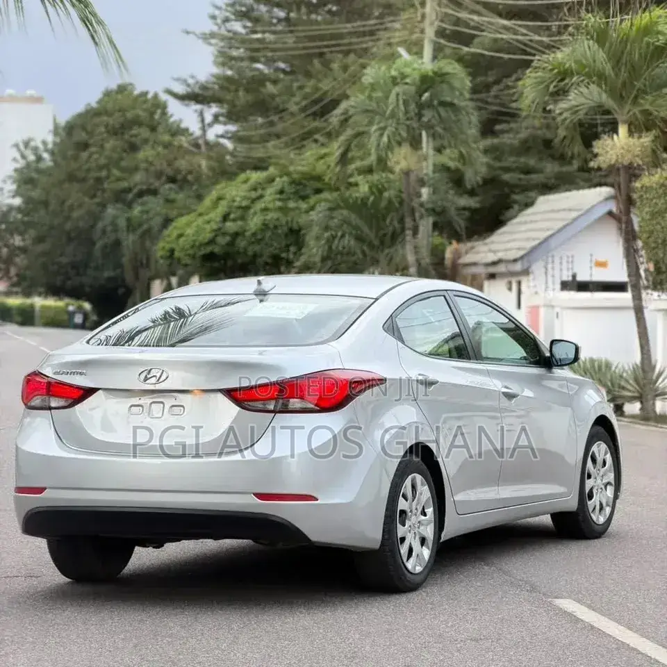 Hyundai Elantra SE Sedan FWD (1.8L 4cyl 6A) 2016 Silver